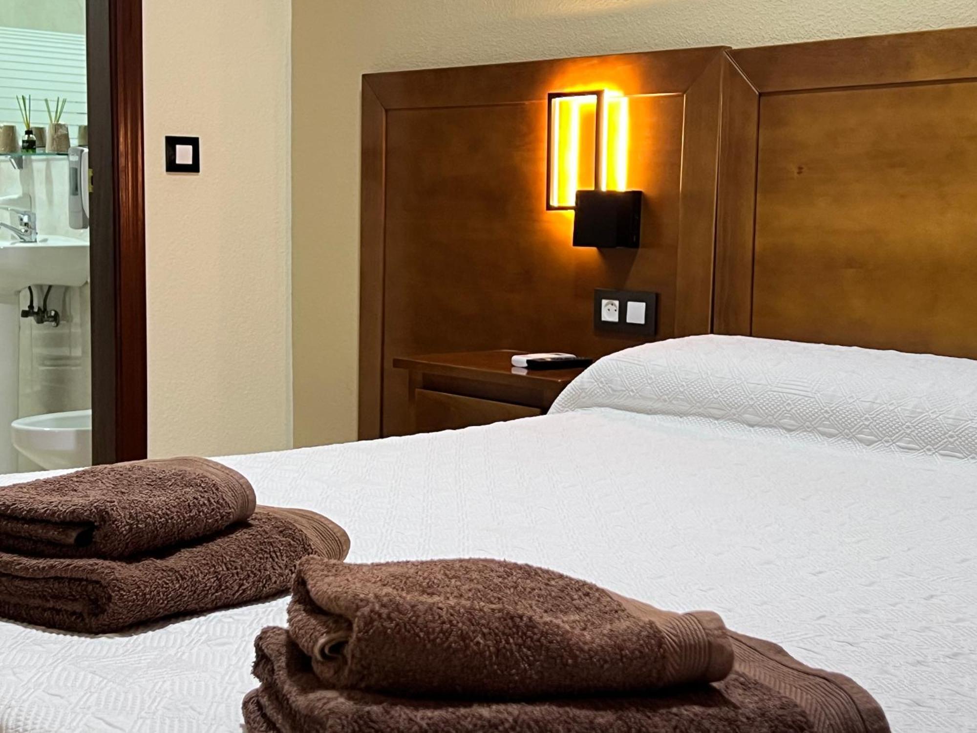 Hotel Don Juan Пуэнте-де-Хенаве Экстерьер фото
